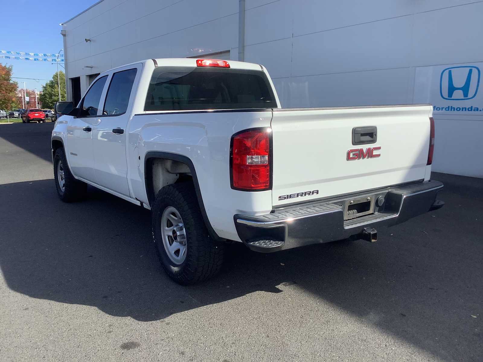 Used 2017 GMC Sierra 1500 2WD Crew Cab w/ Sierra Convenience Package image 3