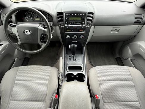 Used 2009 Kia Sorento LX RWD image 16