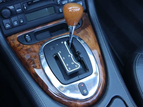 Used 2004 Jaguar XK8 Convertible image 31