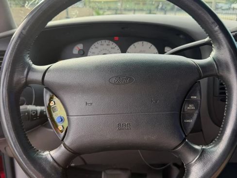 Used 2002 Ford F150 Lightning RWD image 16