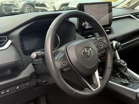 Used 2024 Toyota RAV4 XLE Premium image 27