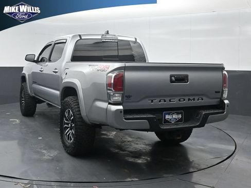 Used 2021 Toyota Tacoma TRD Sport w/ Technology Package AWD/4WD image 5