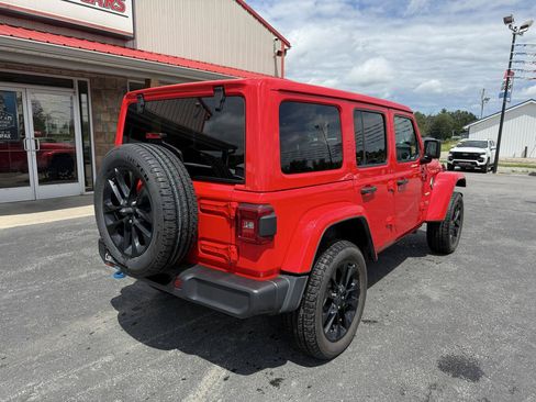 Used 2024 Jeep Wrangler Unlimited Sahara AWD/4WD image 4