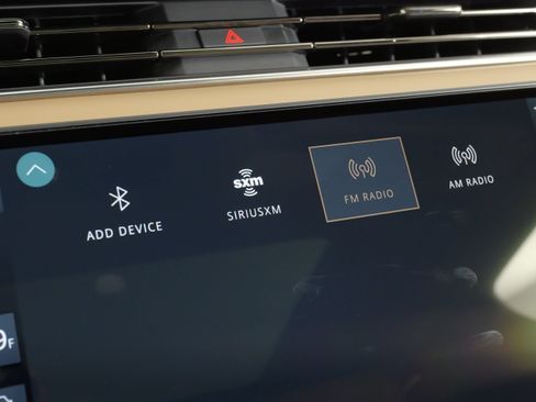 Used 2025 Land Rover Range Rover Long Wheelbase SE AWD/4WD image 58