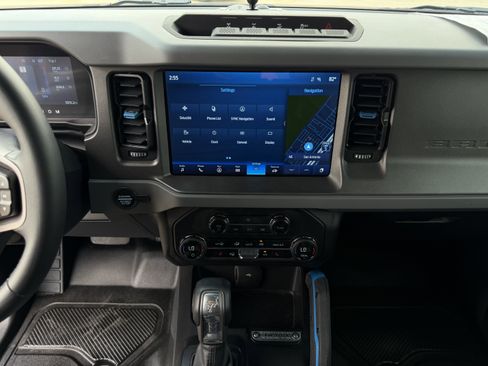 Certified 2024 Ford Bronco Black Diamond w/ Sasquatch Package AWD/4WD image 18