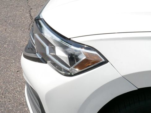 Used 2023 Volkswagen Jetta SE w/ Panoramic Sunroof Package FWD image 16