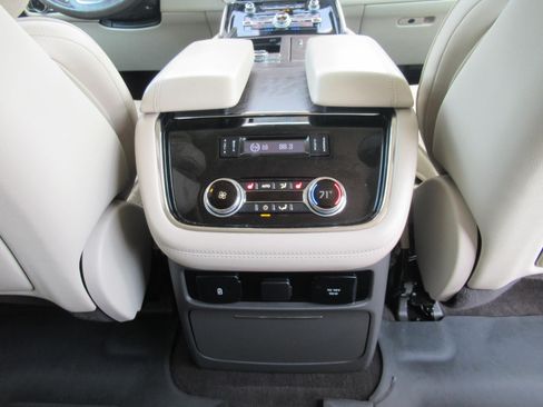 Used 2019 Lincoln Navigator Reserve AWD/4WD image 35