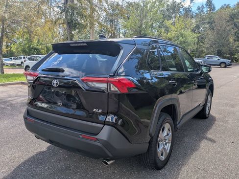 Used 2025 Toyota RAV4 XLE FWD image 4