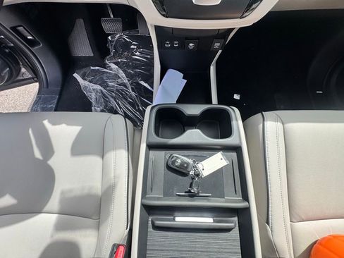 New 2026 Honda Odyssey Touring image 17