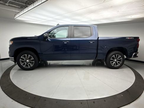 Used 2023 Chevrolet Silverado 1500 LT image 2