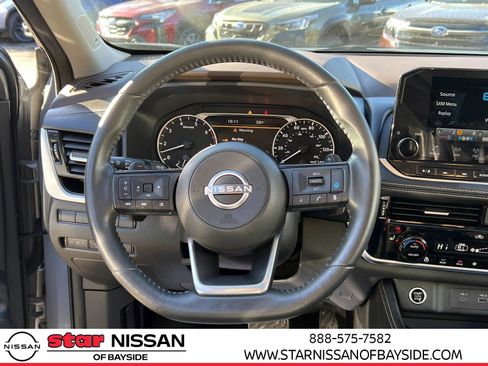 Used 2023 Nissan Rogue SL w/ SL Premium Package image 15
