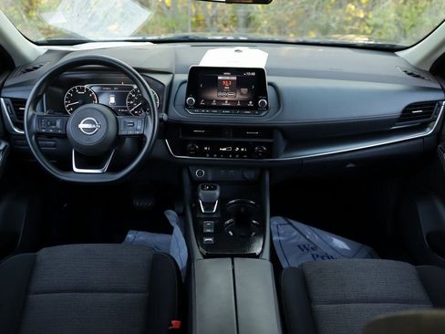 Used 2023 Nissan Rogue SV image 19