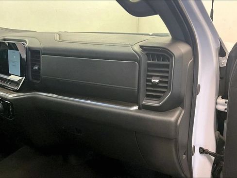 Used 2024 Chevrolet Silverado 2500 LT AWD/4WD image 15
