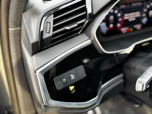 Used 2023 Audi Q3 2.0T Premium image 16