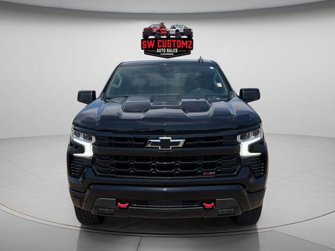 Used 2022 Chevrolet Silverado 1500 LT Trail Boss w/ Convenience Package II AWD/4WD image 2