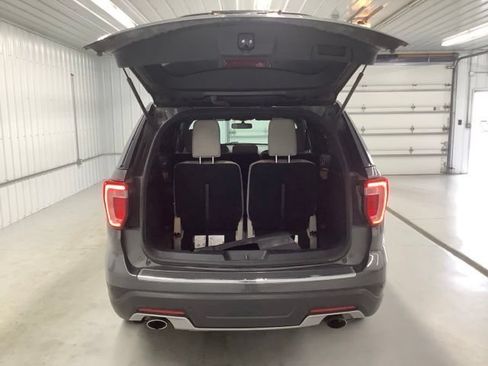 Used 2018 Ford Explorer XLT FWD image 6