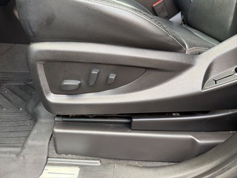 Used 2020 Chevrolet Suburban Premier image 16