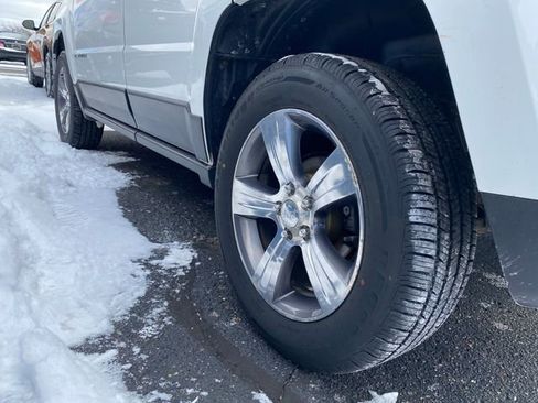 Used 2016 Jeep Patriot High Altitude image 13