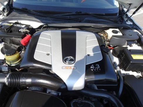 Used 2005 Lexus SC 430 Convertible RWD image 21