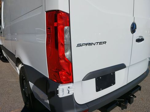 Used 2025 Mercedes-Benz Sprinter 2500 image 28