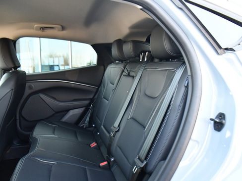 Used 2025 Ford Mustang Mach-E Premium image 19