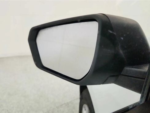 Used 2020 Chevrolet Equinox LS w/ LS Convenience Package FWD image 24