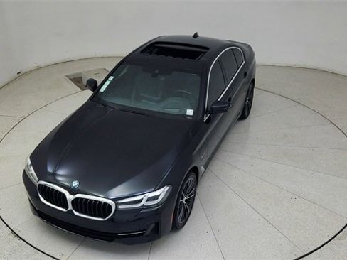 Used 2023 BMW 530e xDrive w/ Premium Package image 80
