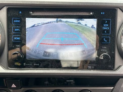 Used 2018 Toyota Tacoma TRD Sport AWD/4WD image 27