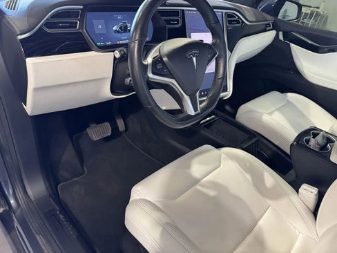 Used 2017 Tesla Model X 90D image 10