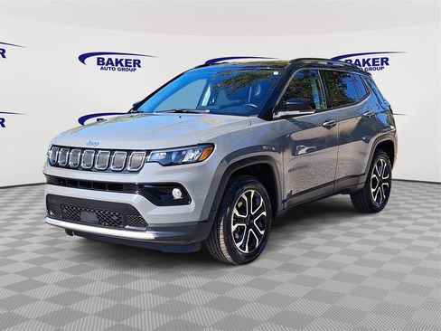 Used 2022 Jeep Compass Limited image 7