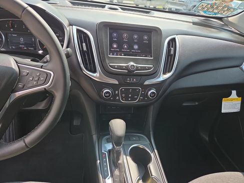 Certified 2024 Chevrolet Equinox LT AWD/4WD image 17