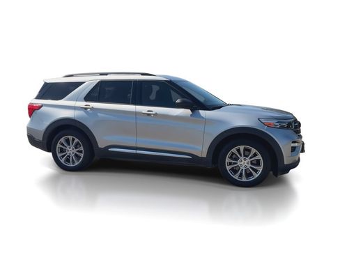 Used 2020 Ford Explorer XLT w/ Equipment Group 202A RWD image 2