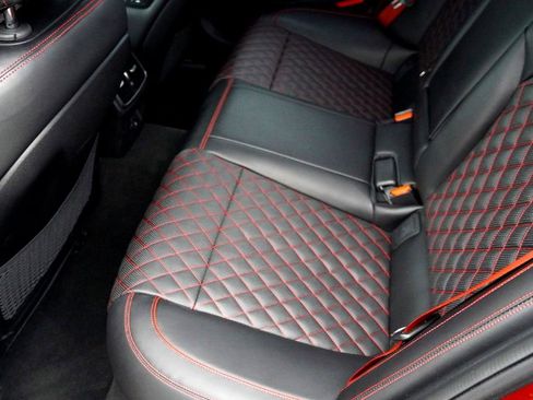 Used 2022 Genesis G70 3.3T image 32