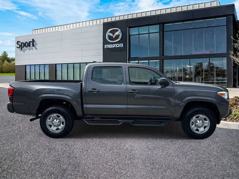 Used 2018 Toyota Tacoma SR RWD image 2