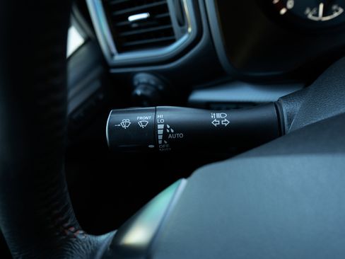 Used 2024 Nissan Titan PRO-4X w/ Pro-4x Convenience Package image 25