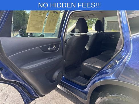 Used 2017 Nissan Rogue SV AWD/4WD image 38