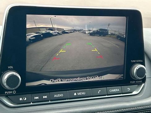 Used 2023 Nissan Rogue SV image 30