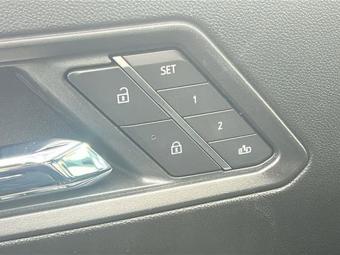 New 2025 GMC Canyon Denali w/ LPO, Denali Black Edition image 14