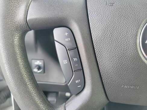 Used 2017 Chevrolet Express 3500 image 5