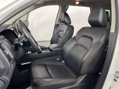 Used 2023 Nissan Pathfinder SL FWD image 17