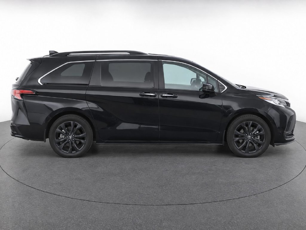 Used 2022 Toyota Sienna XSE w/ XSE Plus Package FWD image 8