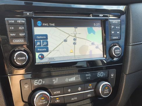 Used 2017 Nissan Rogue SV w/ SV Premium Package AWD/4WD image 21