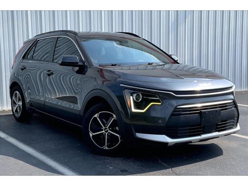 Used 2023 Kia Niro EX FWD image 30