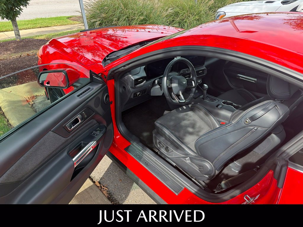 Used 2025 Ford Mustang GT RWD image 15