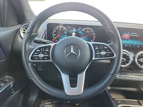 Used 2020 Mercedes-Benz GLB 250 4MATIC image 13