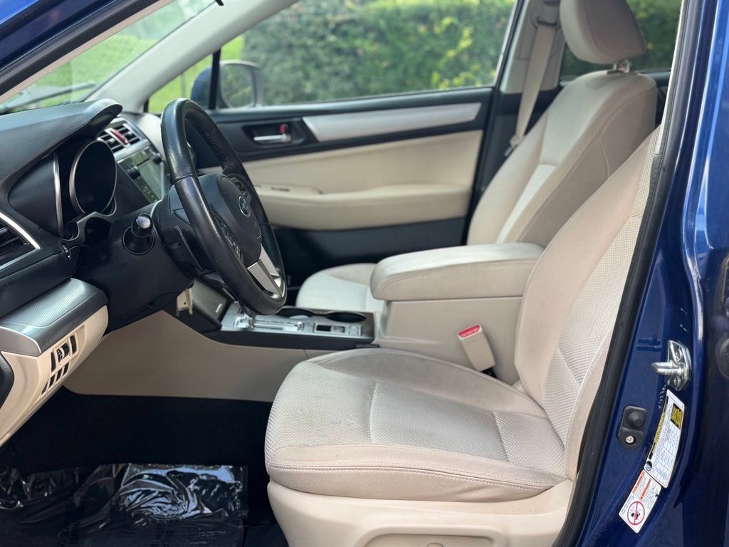 Used 2017 Subaru Outback 2.5i Premium AWD/4WD image 10