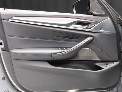 Used 2023 BMW M550i xDrive w/ Executive Package image 37