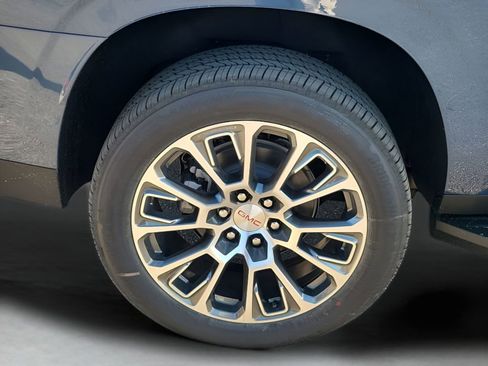 New 2026 GMC Yukon XL Denali w/ LPO, Floor Liner Package image 19