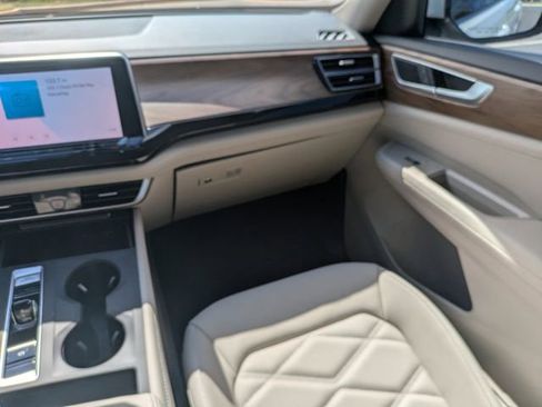 New 2026 Volkswagen Atlas SE FWD image 18