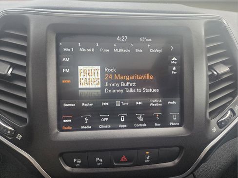 Used 2019 Jeep Cherokee Trailhawk image 18